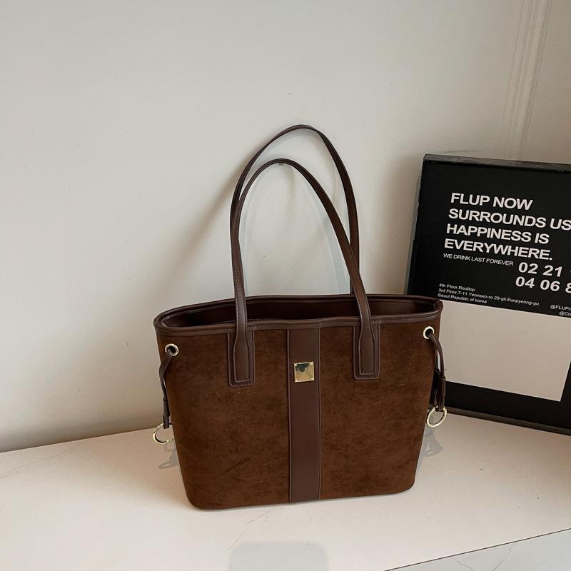 

Ретро сумка большой вместимости для通勤, женская 2025 новая, повседневная простая наплечная сумка, осенне-зимняя портативная сумка-тоут темно-коричневого