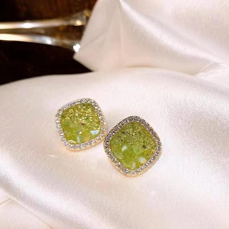 

Square geometric stud earrings women s niche design high-end crystal earrings two-color effect light luxury temperament earrings new