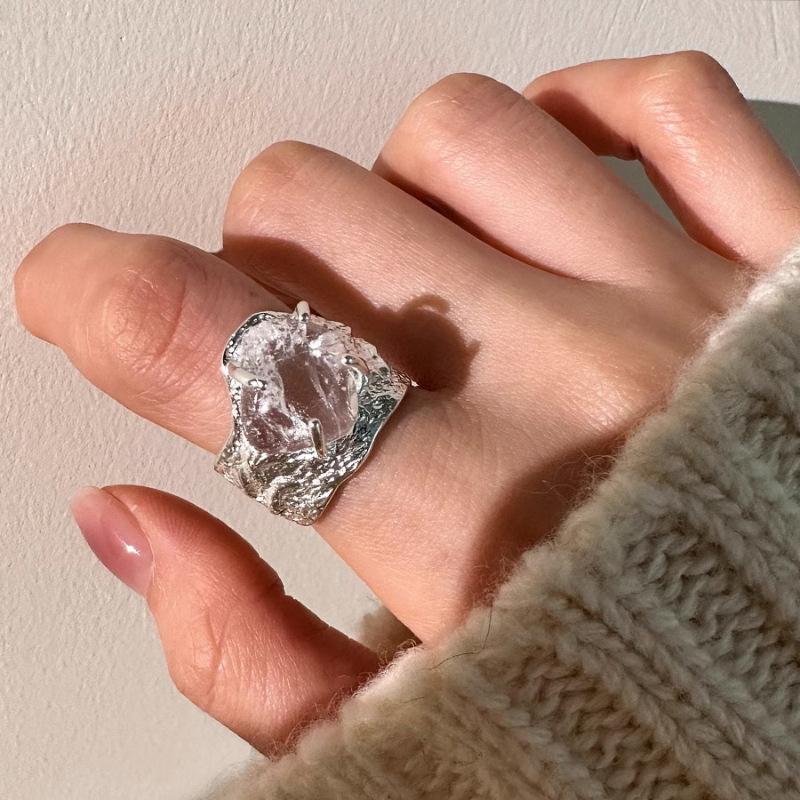 Trendy Modern Womens Ring With Unique Cracked Ice Crystal And Adjustable Fit