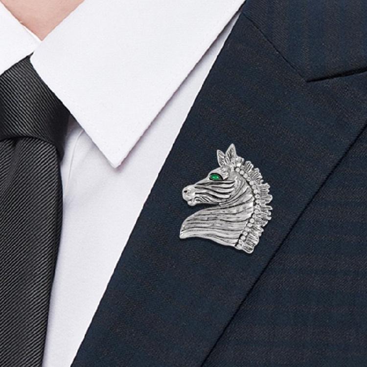 Sturdy Craftsmanship Horse Brooch Alloy Jewelry With Smooth Surfaces for Party Outfits