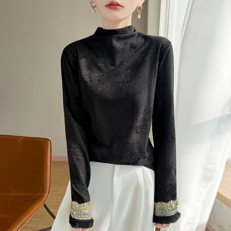 Women's Embroidered Velvet Collar Knit Sweater - Chinese Style, Warm, Autumn/Winter