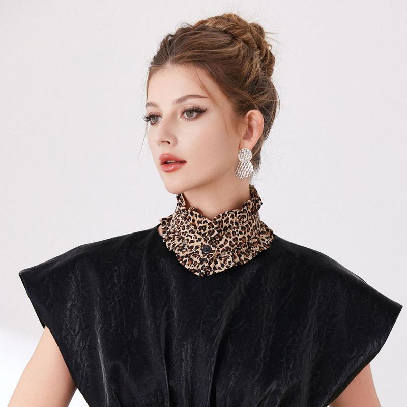 Elegant Ladies Neck Scarf Leopard Pleated Stand Up Collar Shirt Sweater Decorative Detachable Ruffles False Collar Necklace