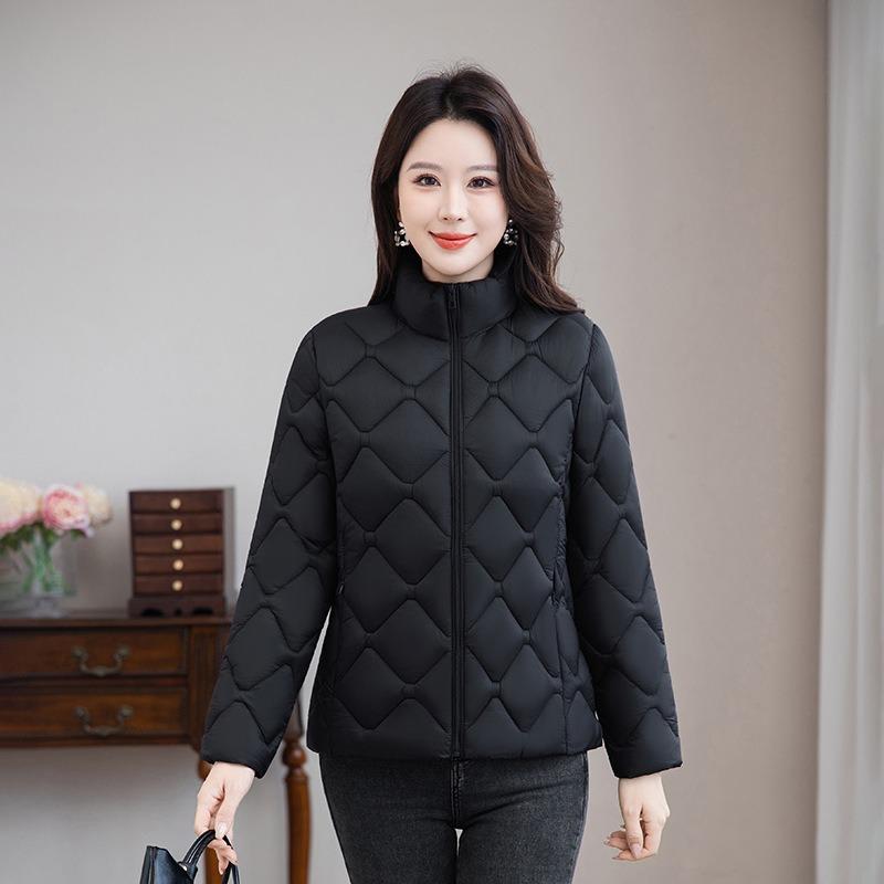 

Cotton-padded women s short and thin large-size fashion slim-fitting down cotton-padded mother s new winter coat XL suggestion [90--105] catties чорний