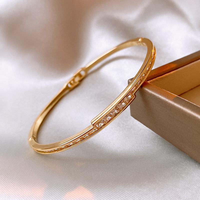 Light Luxury and High-end Micro Inlaid Zircon Bracelet with Fashionable Temperament, Niche and Versatile Bracelet, Handmade Accessory