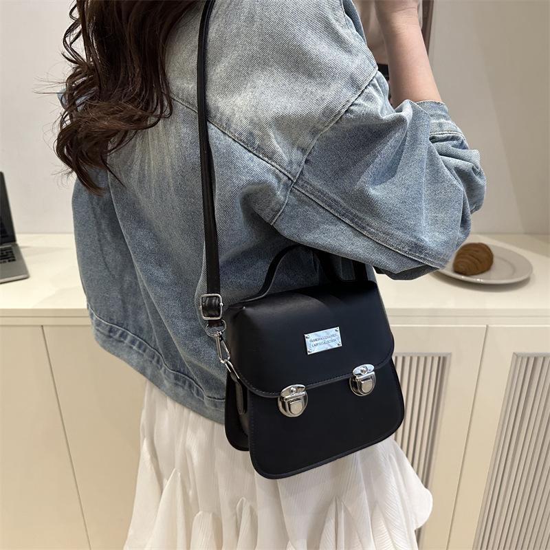 Vintage College Diagonal Span Bag Women's 2025 New High-end Portable Small Square Bag Student Commuting Shoulder Messenger Bag