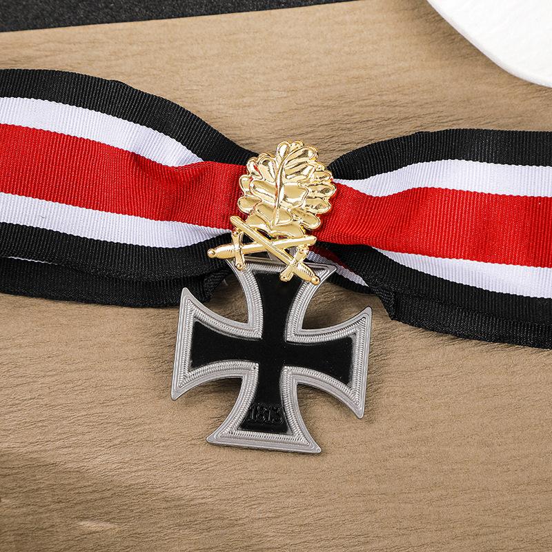 Брошь Крест Ордена Рыцаря Значок Кино и Телевидения Реквизит Одежда Крест с Дубовыми Листьями Сувениры