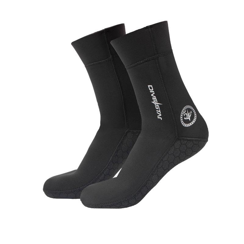 3/5mm Mid-Calf Thickened Diving Socks - Non-Slip, Quick-Drying, Wear-Resistant Beach Sock Covers for Snorkeling, Surfing, Swimming, and Water Sports