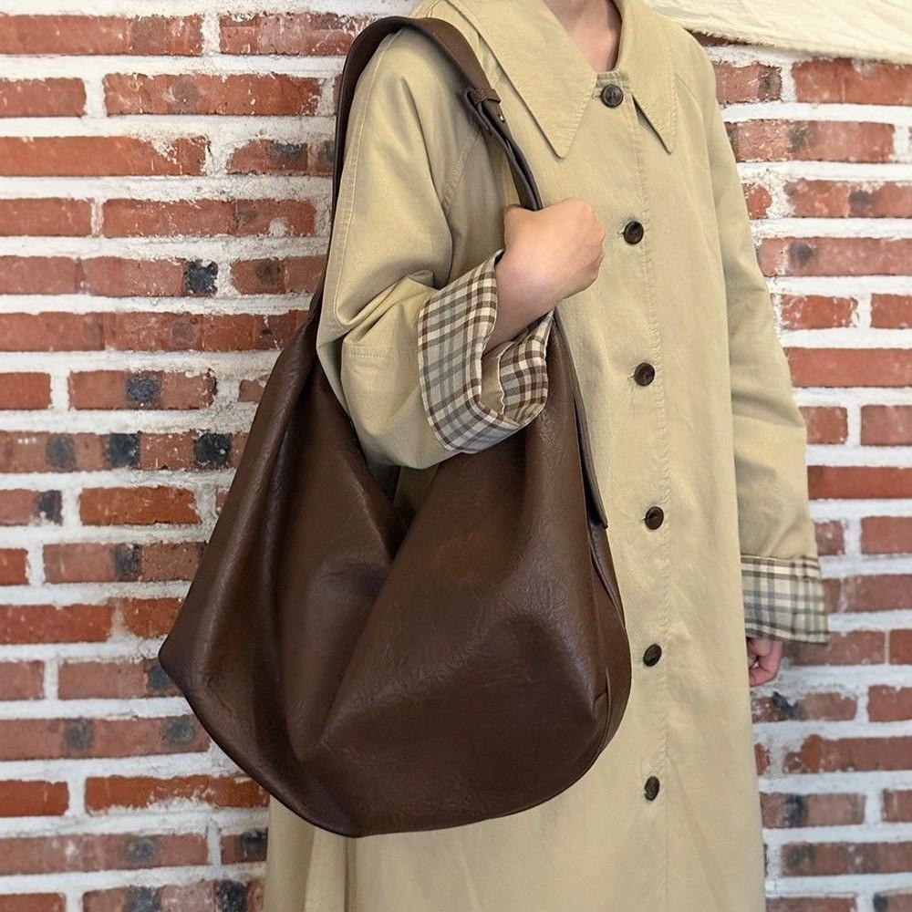 2025 New Retro Premium Soft Leather Shoulder Bag Fashionable Versatile Casual Dumpling Bag Large Capacity Commuter Tote Bag
