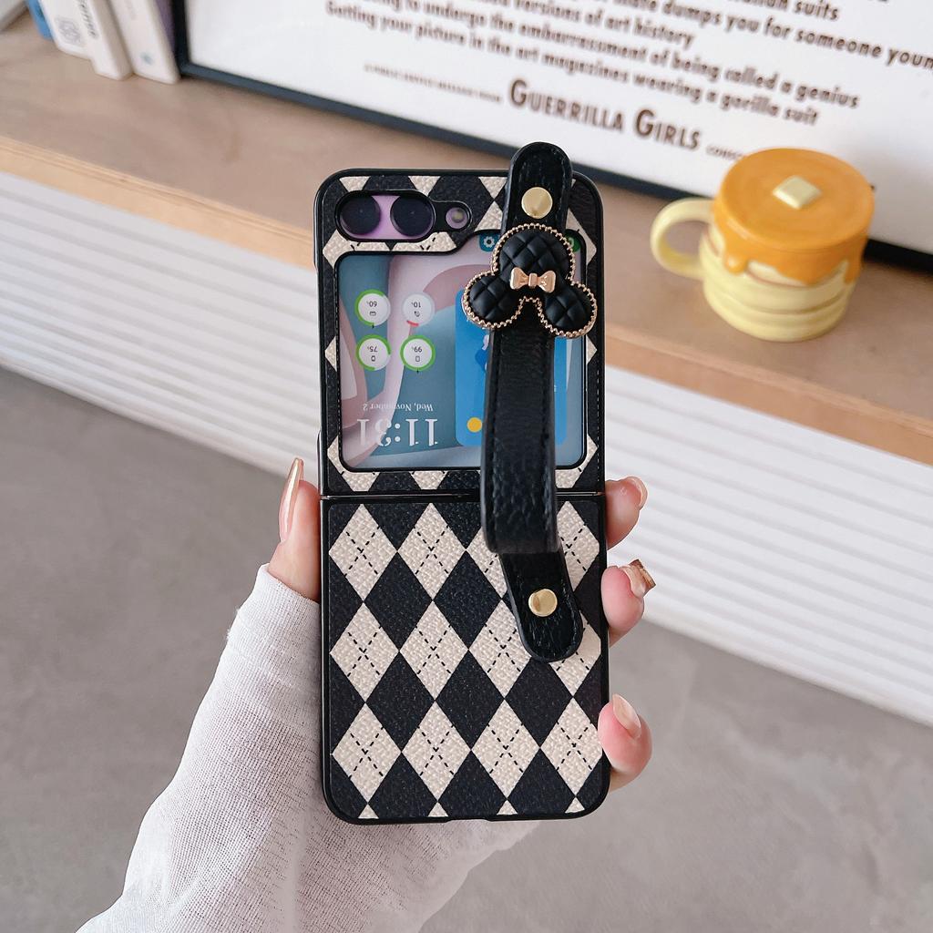Rhombus Pattern Is Suitable for Samsung ZFlip3/4 Mobile Phone Case Folding Screen Zflip5/6 Cartoon Mickey Wristband Protective Case.