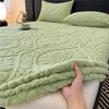 3PC Bedding Set Bedcloth Warm Winter Bed Cover 3D Embossed Velvet Mattress Cover Tafferta Bedsheet Winter Warm Fitted Sheet Mattress Protector