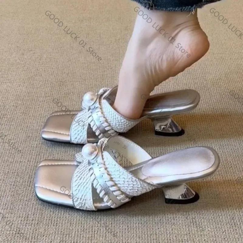 

Fashion 2025 Retro Square Toe Sandals Women Summer Outside Wear Wedge Sandals Temperament French Heels 40 серебряный