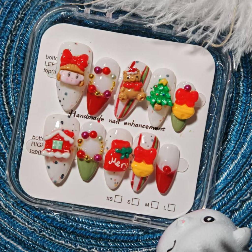 Dopamine Christmas Bear Manicure: Handmade Wearable Cartoon Fake Nails