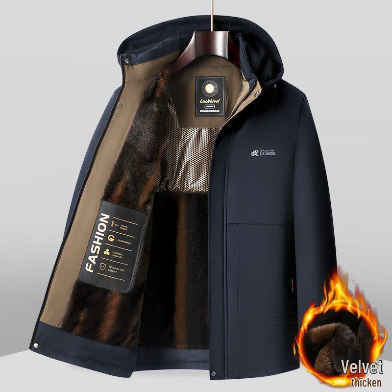 Winterjacke aus Baumwolle für Herren: Dicke, warme, kältebeständige Oberbekleidung mit abnehmbarer Kapuze, perfekt für die Garderobe von Männern mittleren Alters und Vätern.