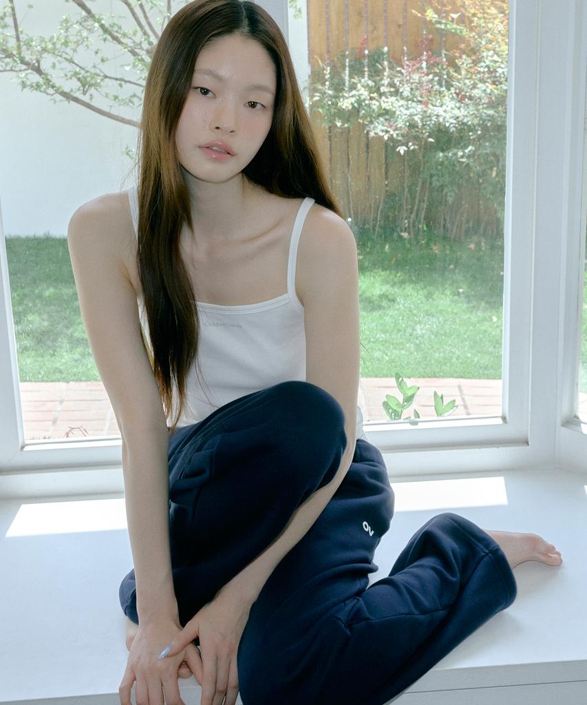 Ausdoeoboiseu (W)Essential Strap Sleeveless (White)