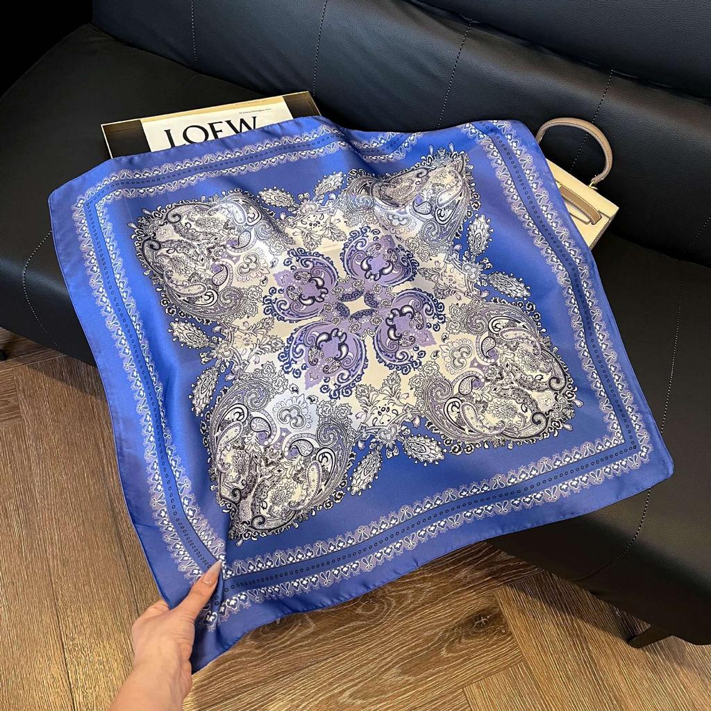 Simulated silk women's small square scarf, Korean cashew nut leopard print small silk scarf, headscarf, four-season scarf, professional scarf.