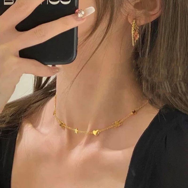Gold Heart Star Necklace - European & American High-End Clavicle Design, Celebrity Style Titanium Steel.