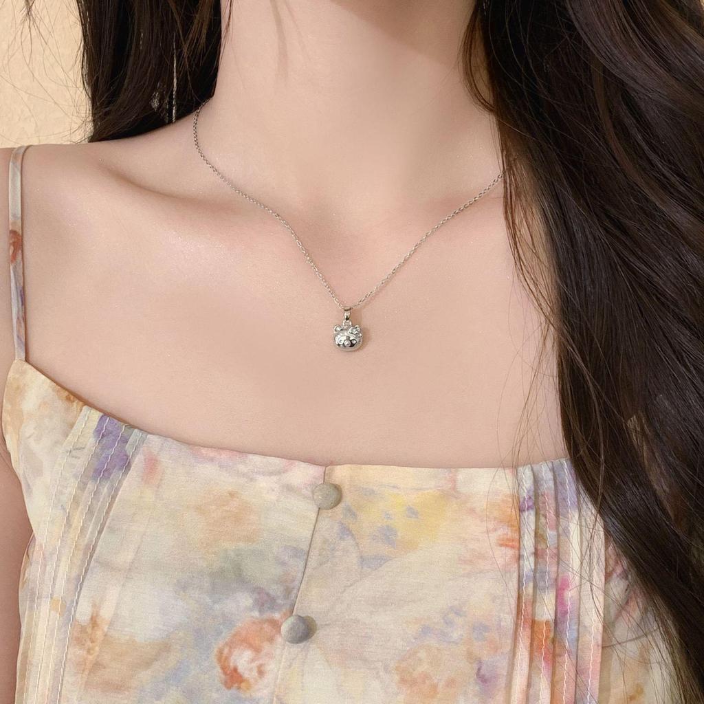 2024 New High-End Cartoon Kitten Necklace for Women - Versatile Clavicle Chain with Niche Design