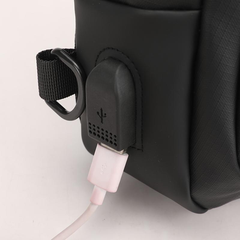 Sportliche wasserdichte Herren-Umhängetasche - USB-Powerbank-Anschluss + Brusttasche mit mehreren Fächern (Schweißabweisendes & Strapazierfähiges Design)