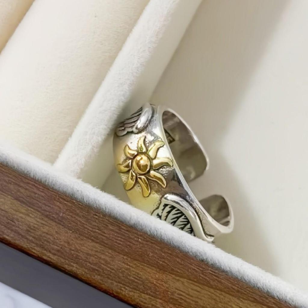 Elegant Adjustable Sun Ring with Wings for Men and Women - Personalized Retro Jewelry