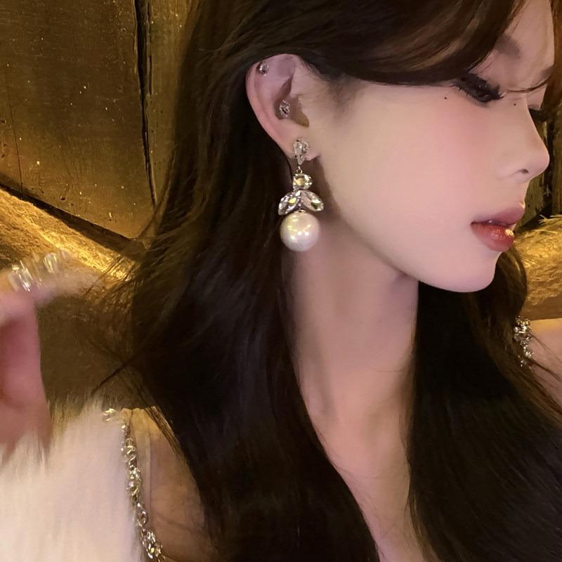 Expensive daughter~ Exquisite celebrity daughter extravagant pearl earrings personalized fashion self-kept earrings