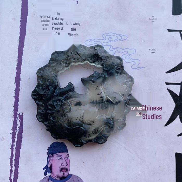 Natürlicher Jade-Anhänger mit neun Schwänzen - Xiuyan Tuschemalerei geschnitztes Jade-Accessoire