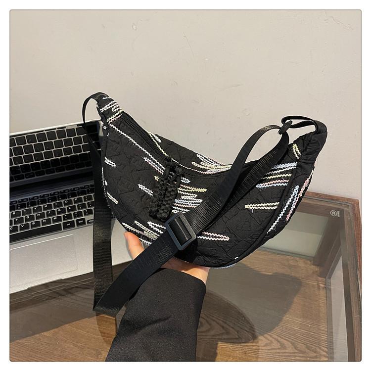 Versatile Lightweight Nylon Crossbody Bag With Zipper Closure For Daily Wear чёрный