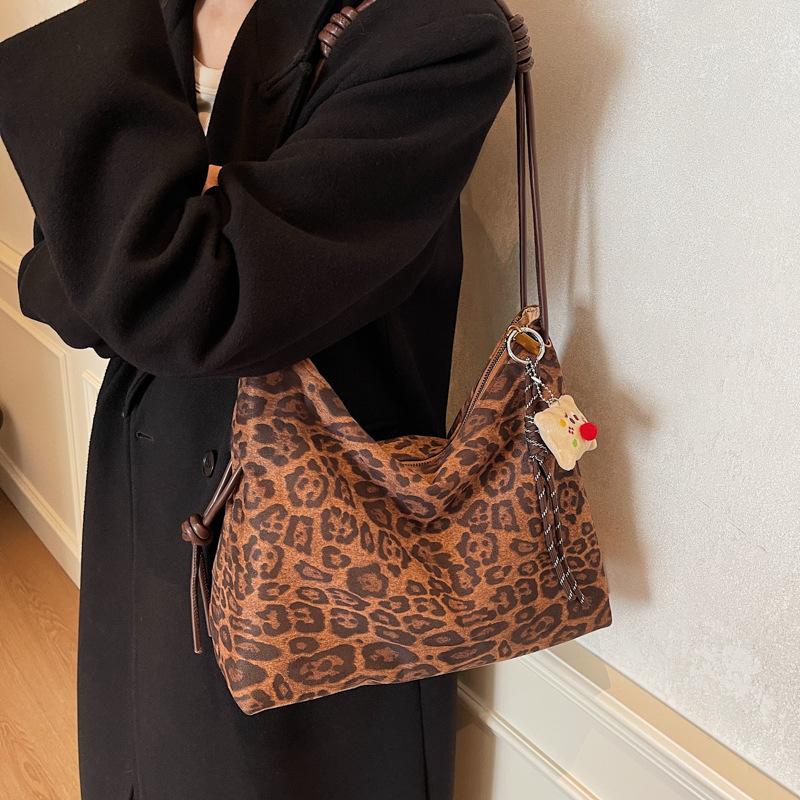 Retro Leopard Print Tote Bag Women'S Autumn Fashionable Simple Large-Capacity Shoulder Bag Commuter Women'S Bag