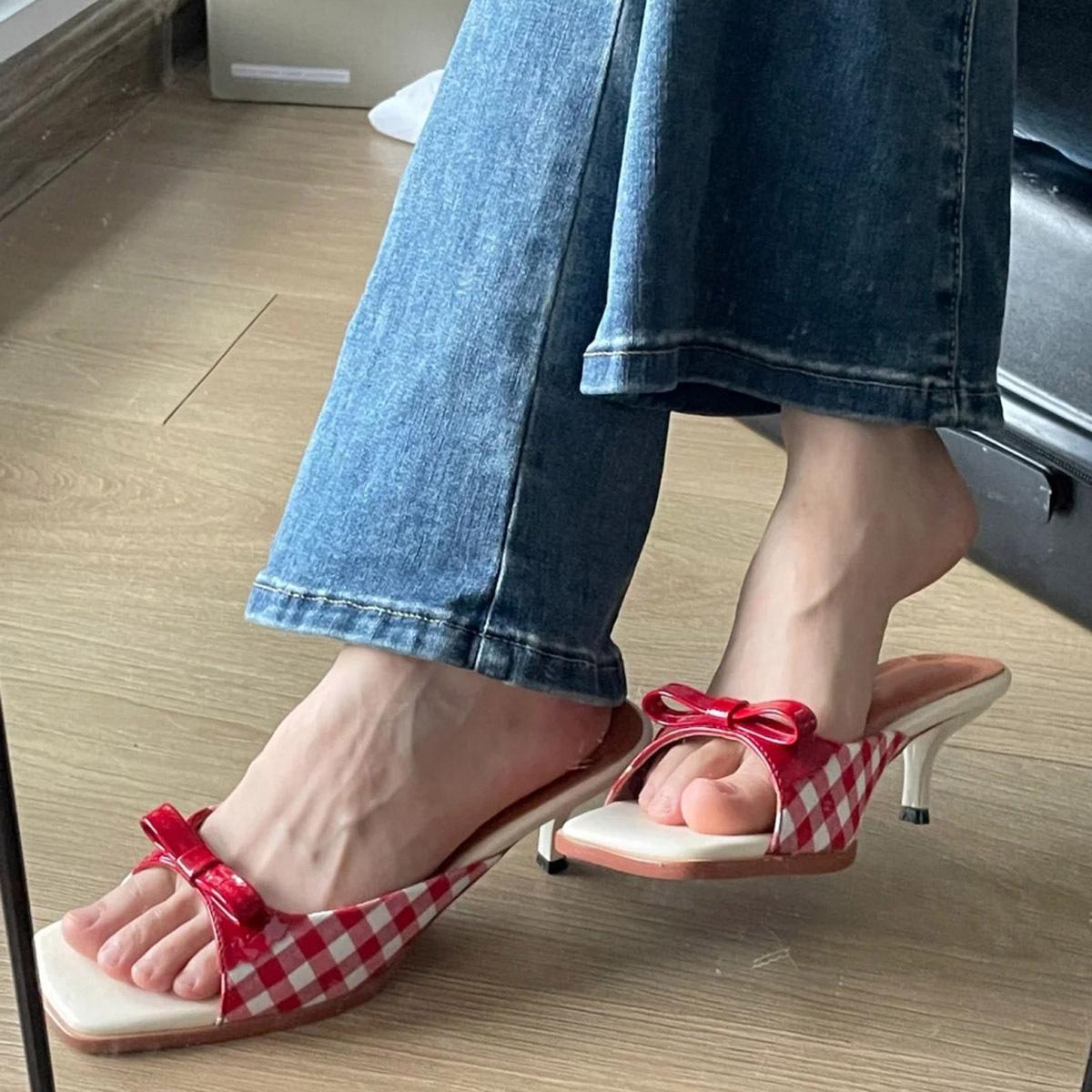 

Fashion Summer slippers for women Square toe French checkered sandals for women wearing butterfly condensation toe high-heeled sandals 34 красный