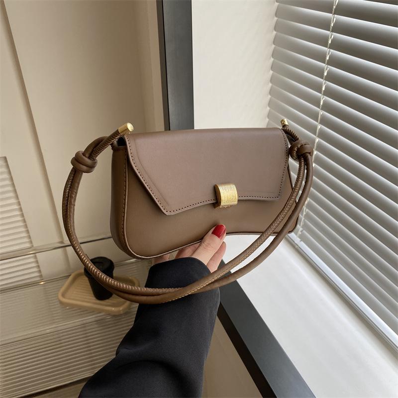 

Сумка Женская в зарубежном стиле сумка-мессенджер через плечо для девушки Маленькая квадратная сумка 2025 весна новая простая ретро портативная сумка под мышку коричневый