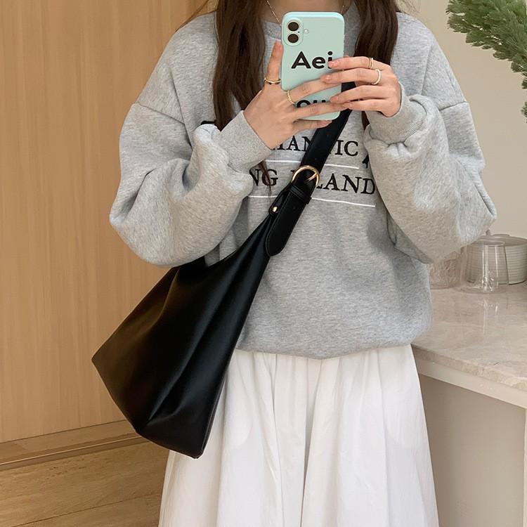 Simple Large Capacity Bag for Women New Fashionable and Versatile Casual Shoulder Bag for Students Commuting Crossbody Tote Bag