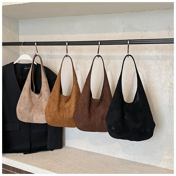 Foreign style fashionable exquisite and versatile large-capacity suede Korean version new 2025 autumn women's shoulder bag tote bag
