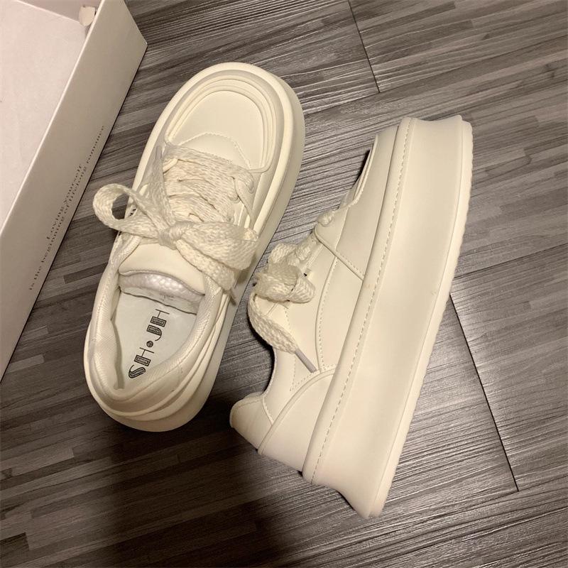 Fashion Thick Soled Height Increasing White Shoes for Women Popular Sponge Cake Casual Sports Board Shoes Big Toe Bread Shoes