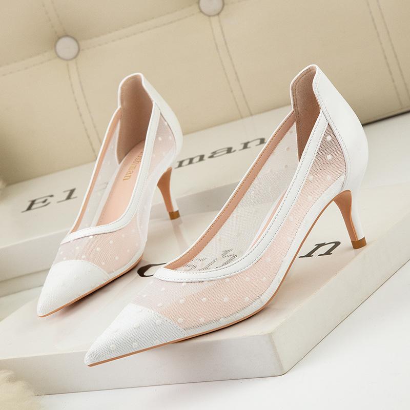 

Узкие высокие каблуки женские туфли тонкие каблуки высокие каблуки неглубокие заостренные сетчатые полые горошек одинарные туфли 34 белый