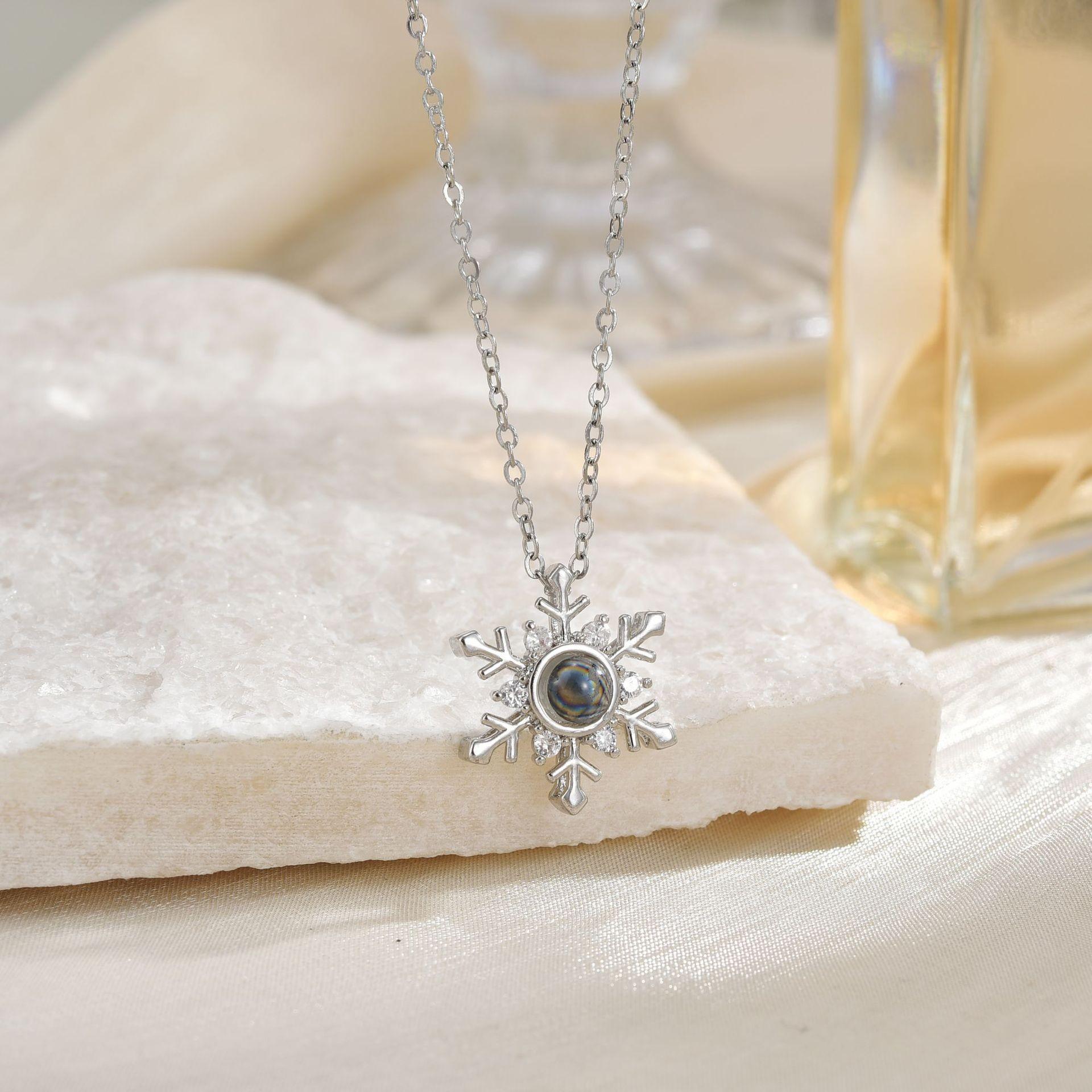 100 Languages  I Love You  Snowflake Projection Necklace - Elegant Women s Clavicle Chain