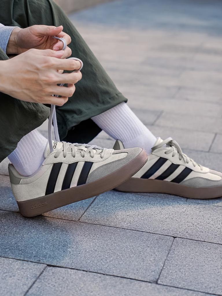 Adidas "T-Head Shoes" BARREDA Sneakers for Men and Women for Sports Use Model J04234