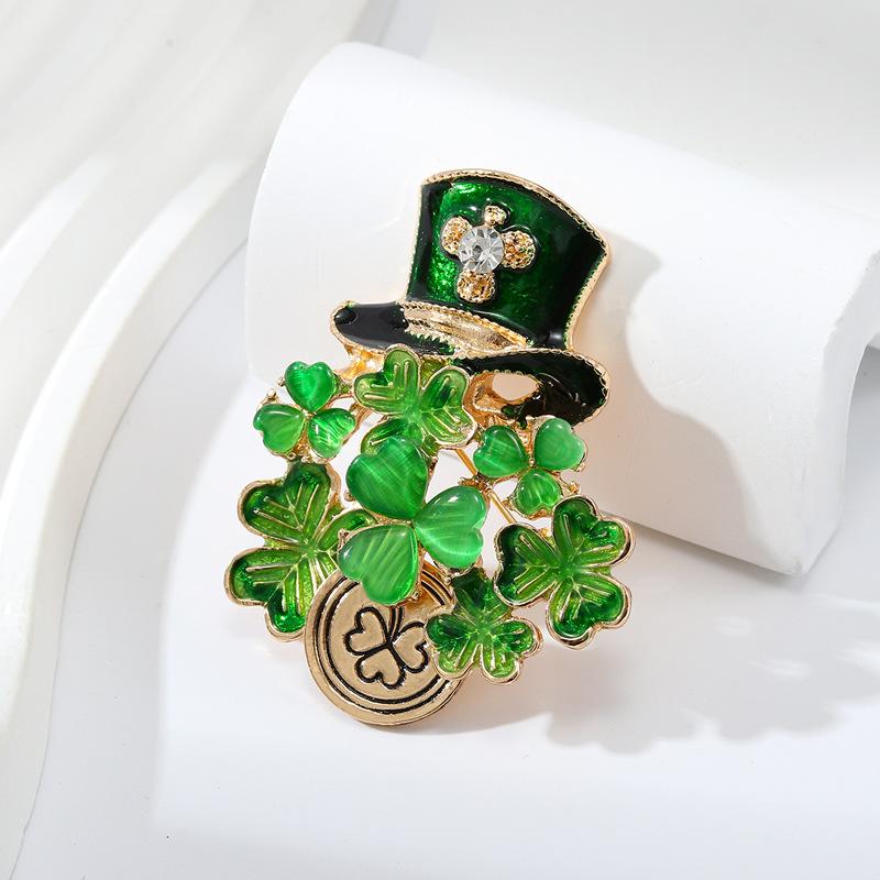 High-end Fashionable Green Clover High-grade Oil-dropping Plant Brooch