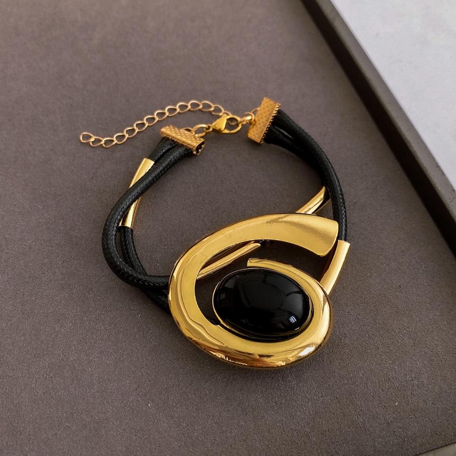 Oval Spiral Double-layer Earrings Necklace, Simple and Fashionable Collarbone Chain Design Sense, Niche Jewelry Set for Women