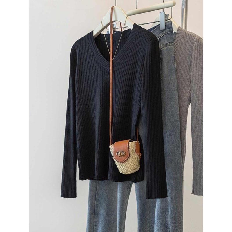 Gray Knitted Sweater Long-sleeved Women's New Spring and Autumn Inner Lining Long-sleeved Thin Top