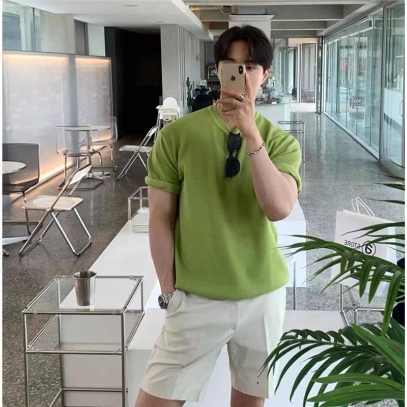 Men's Solid Color Slim Fit Breathable Short-Sleeve T-Shirt - Trendy, Fashionable Korean Style, All-Match Round Neck.