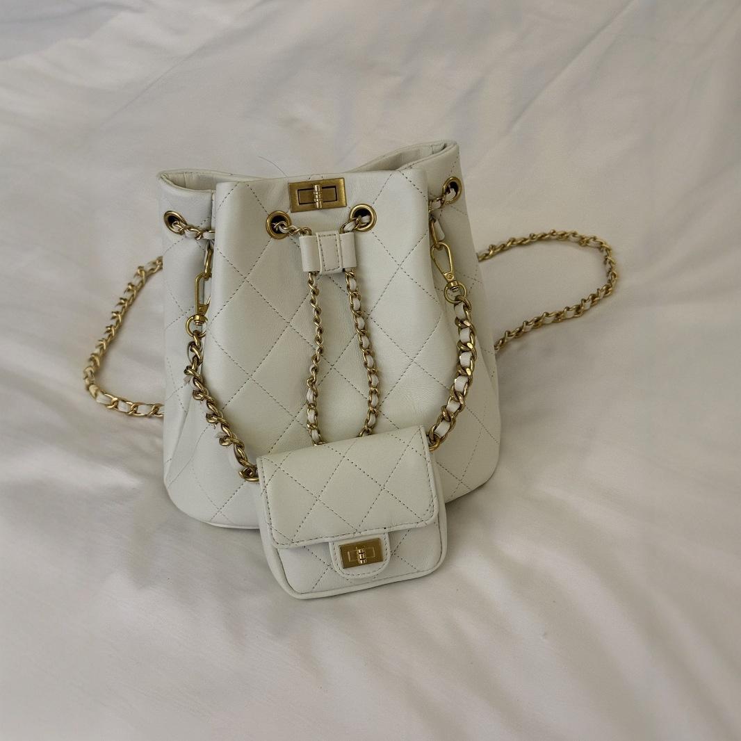 Сумка на двойном плече из коровьей кожи и холста новый стиль 2025 высококлассный универсальный серая коровья кожа в стиле маленького аромата рюкзак холщовая сумка 20x12x27cm белый 13460₽