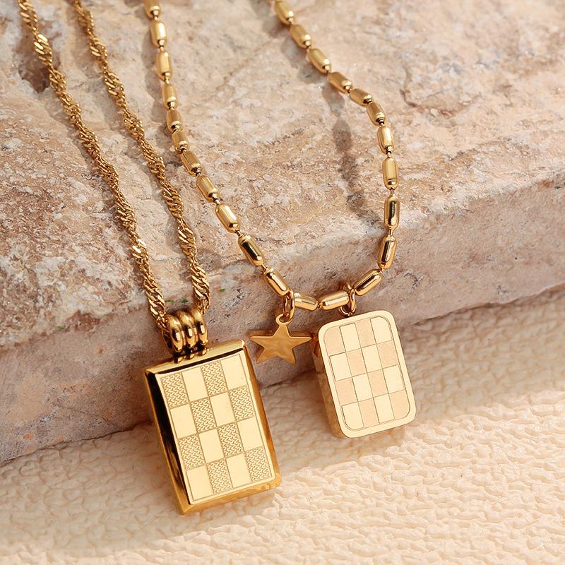 Star Square Pendant Necklace - Fashionable, Non-fading Clavicle Chain with a Chic, Luxurious Design