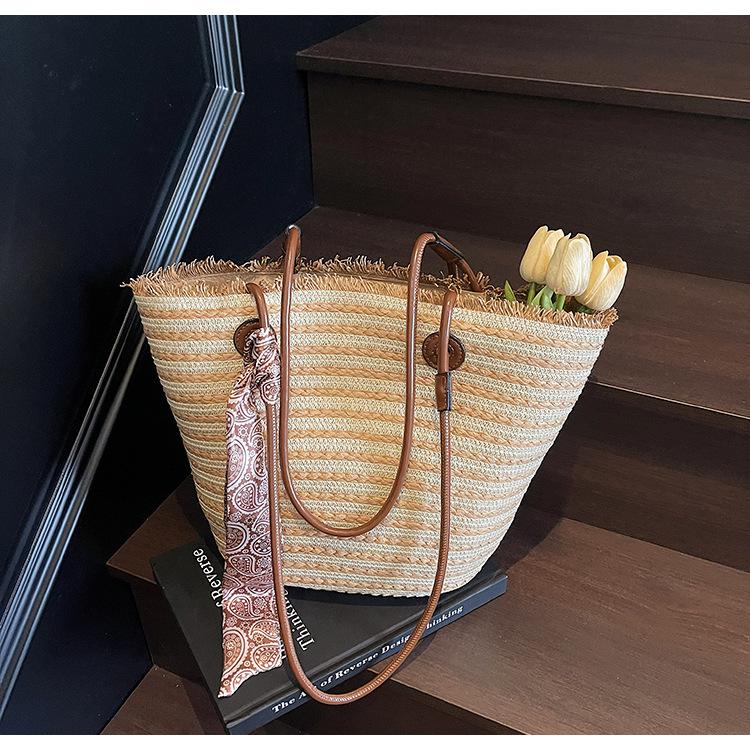Summer Beach Vacation Single Shoulder Bag Large Capacity Portable Vegetable Basket Bag Women's Versatile Literary Commuter Shoulder Straw Beach Bag