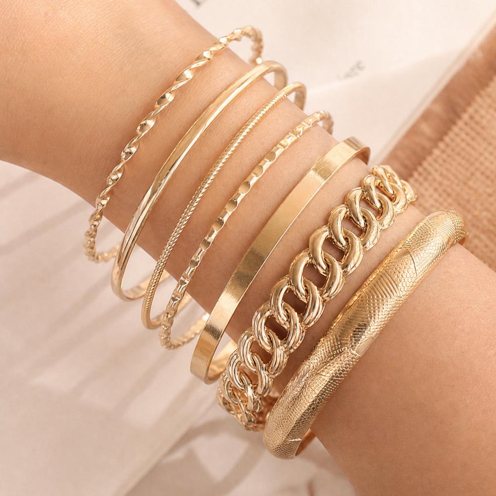 European Retro High-Quality Exaggerated Metal Open Cuff Wire Bracelet for Women