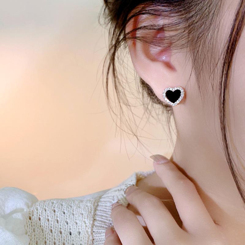 S925 Silver Needle Minimalist Black Stud Earrings: Versatile and Fashionable Niche Jewelry for Women