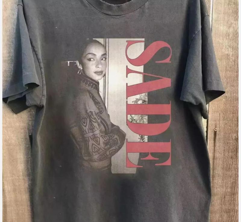 Neues Unisex Casual Neutrales T-Shirt Sade 90er Retro Klassisch Frühling Sommer