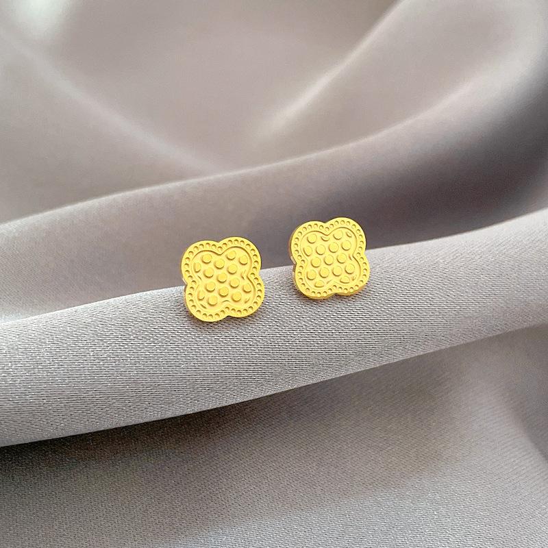 Lucky Grass Minimalist Stud Earrings Cold Men'S And Women'S Earrings Personality Temperament Banquet Earrings