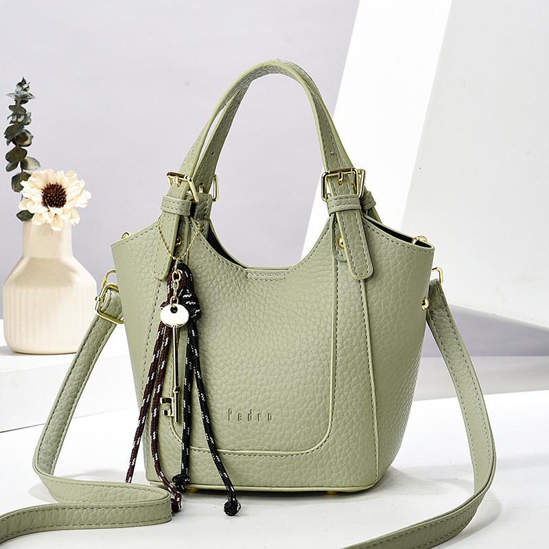 Stylish Ladies Pu Leather Tote Bag With Large Capacity And Zipper Closure For Everyday Use