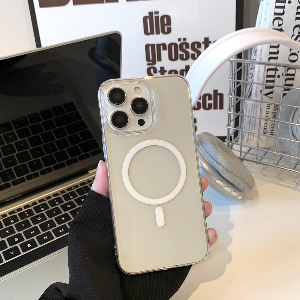Applicable to iPhone16 magnetic mobile phone case Apple 17PROMAX ice mist skin matte magnetic suction ultra-thin PC anti-drop