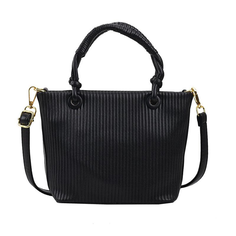Korean Version of Fashion Women's Handbag 2025 New Pleated Bucket Bag Niche Texture Shoulder Messenger Bag