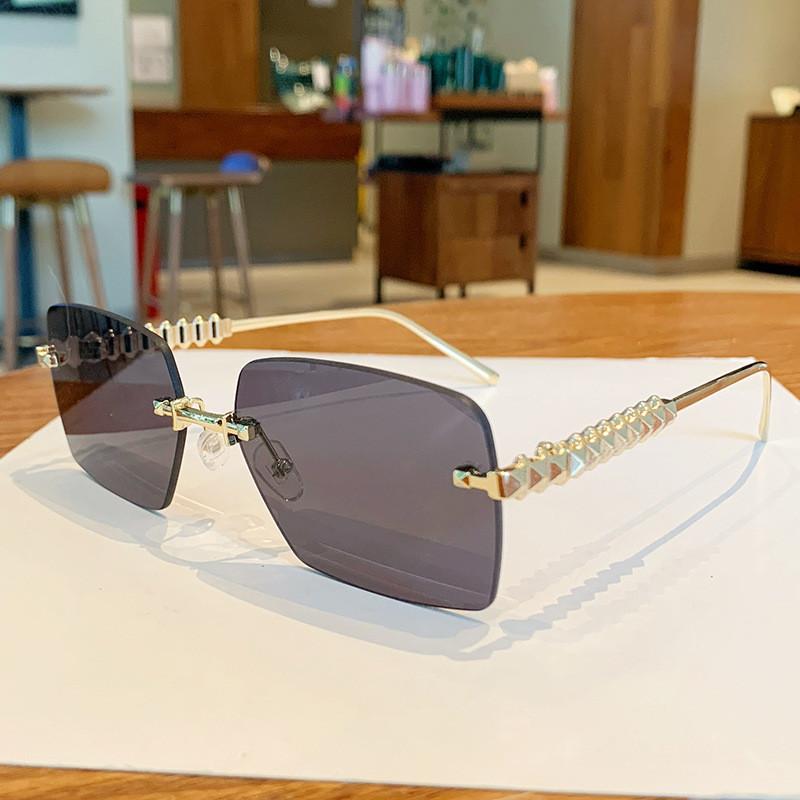 Metal Square Eyewear For Women Uv400 Antiglare Sunglasses For Fashion Outings FullGrey